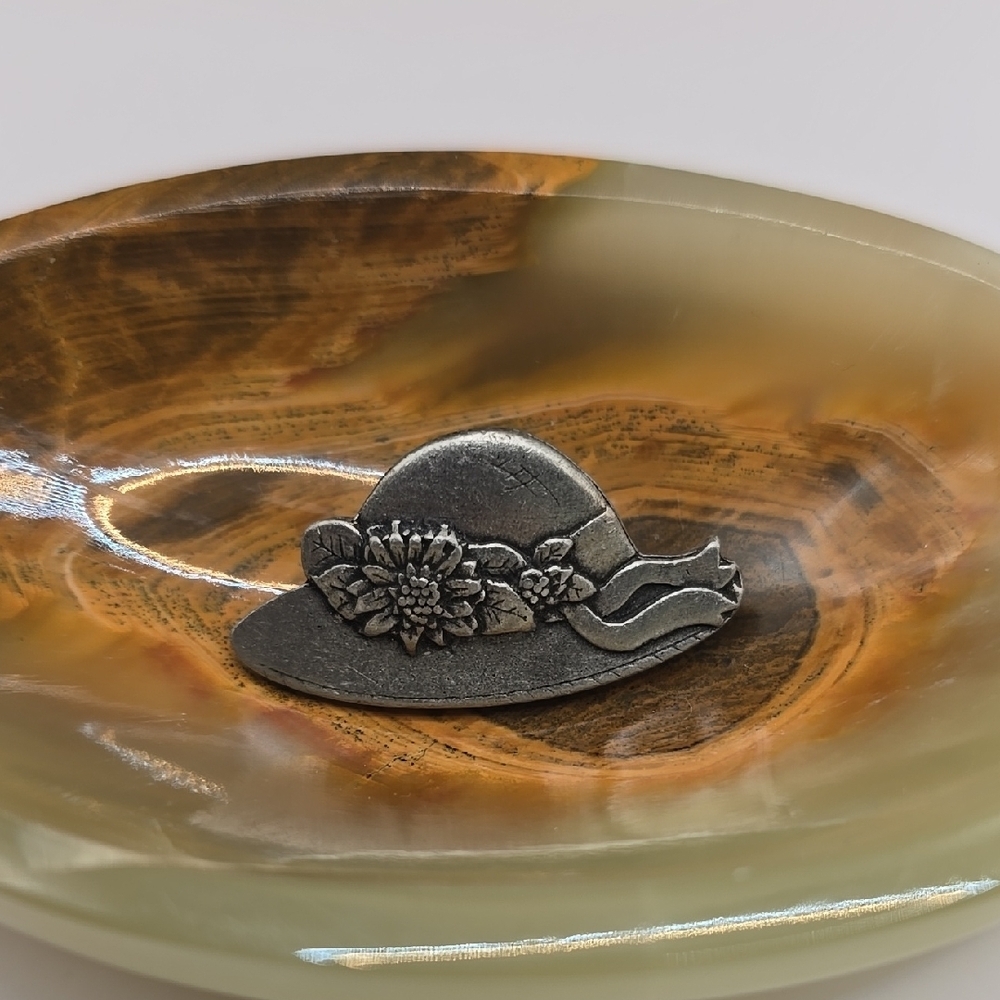 Birds & Blooms Limited Edition 2005 Pewter Gardening Hat Brooch Pin